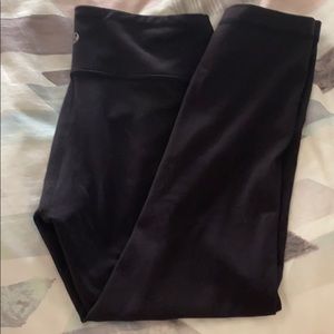 Lululemon black crop leggings